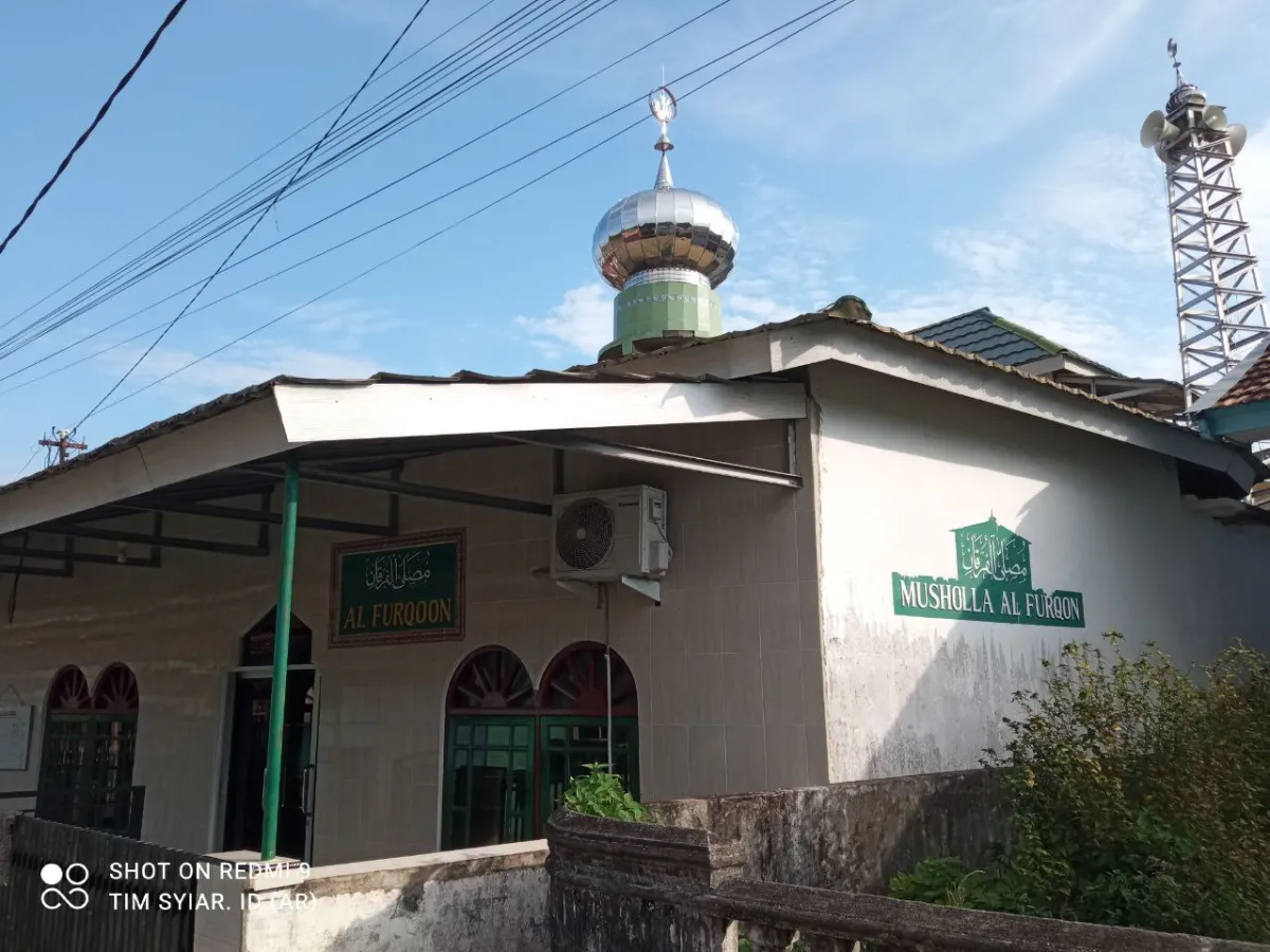 Mushola Al-Furqon MTRF: Tempat Berkumpul yang Menyatu dengan Budaya Cilacap